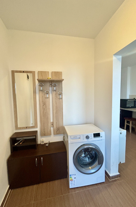 Garsoniera disponibila imediat, loc de parcare privat