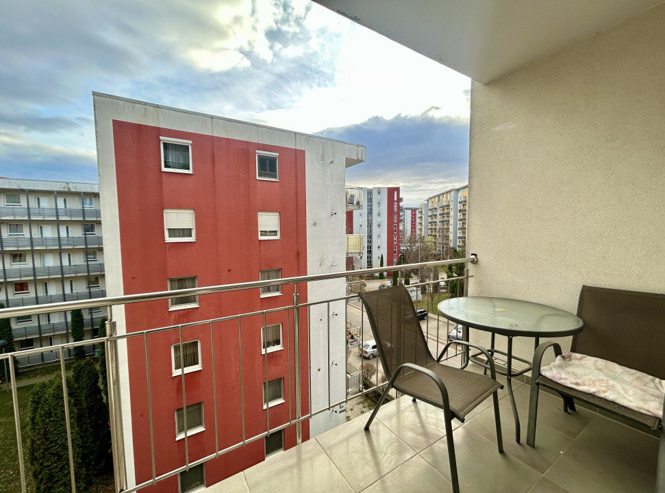 Garsoniera disponibila imediat, loc de parcare privat