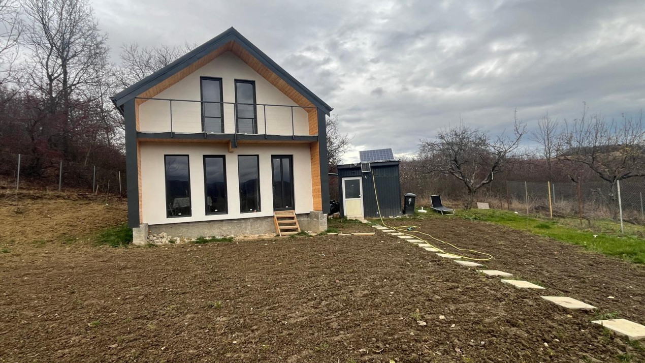 Cabana moderna cu view spectaculos Cristian