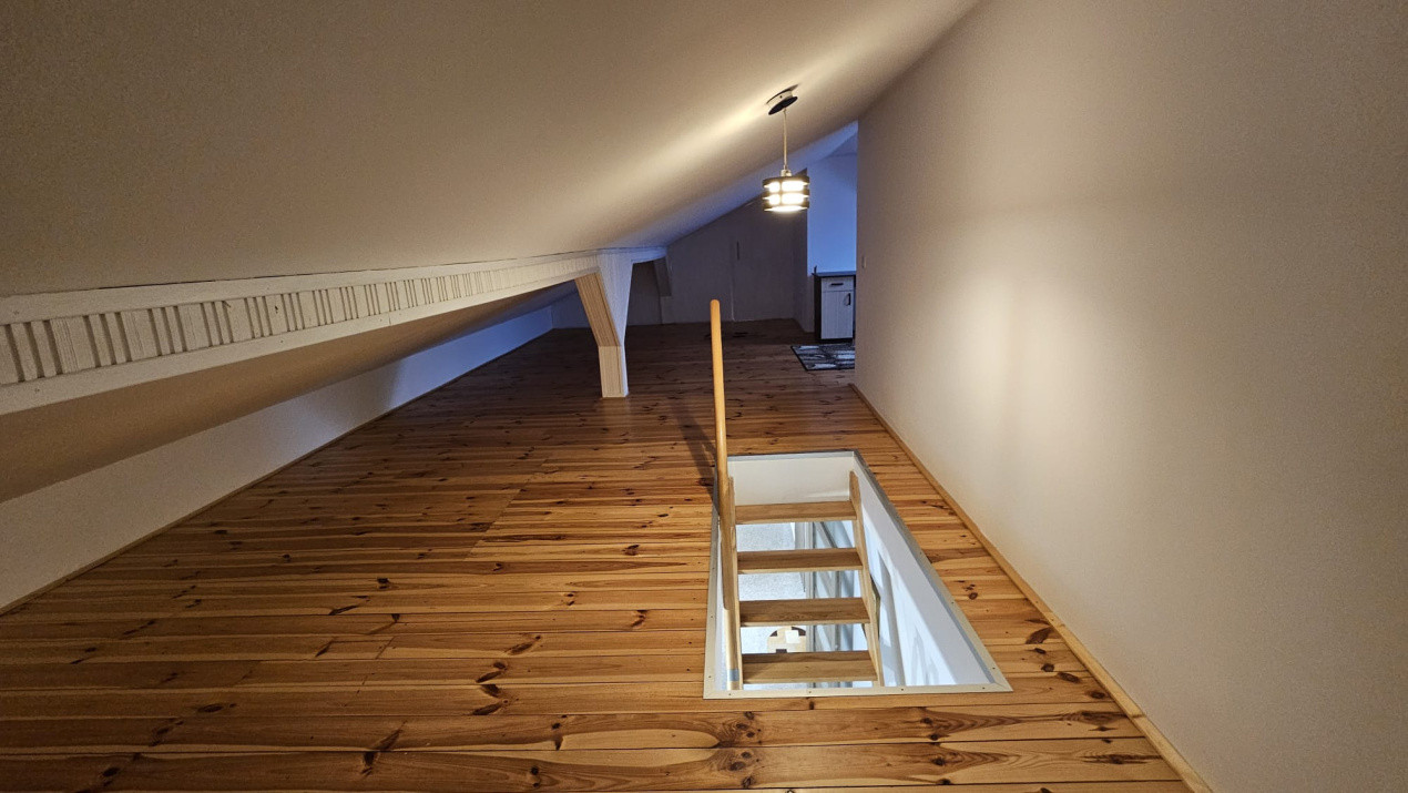 Apartament cu 2 camere + mansarda locuibila, la vila, Selimbar