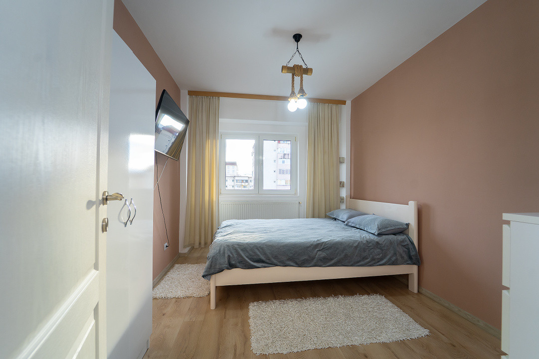 Apartament decomandat cu 3 camere – confort, spațiu și priveliște superbă