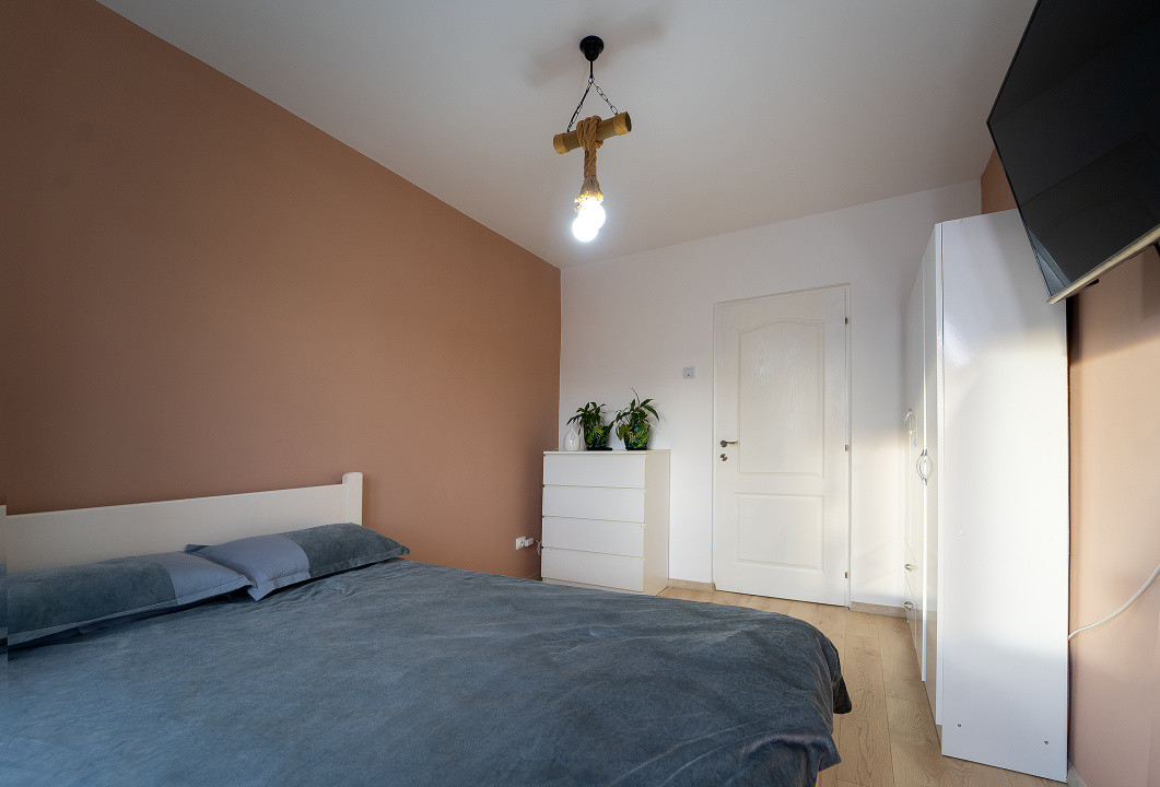 Apartament decomandat cu 3 camere – confort, spațiu și priveliște superbă