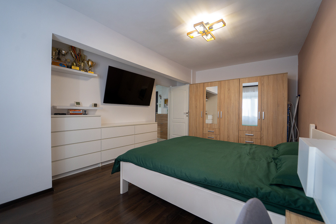 Apartament decomandat cu 3 camere – confort, spațiu și priveliște superbă