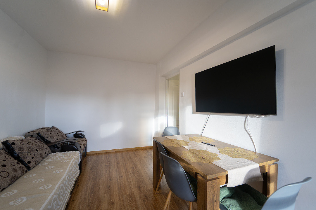 Apartament decomandat cu 3 camere – confort, spațiu și priveliște superbă