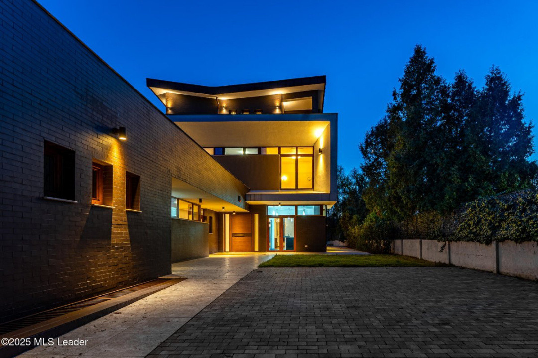 Casa TA de pe malul lacului Mogosoaia