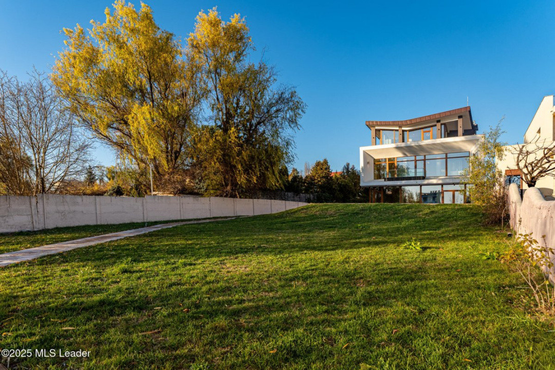 Casa TA de pe malul lacului Mogosoaia