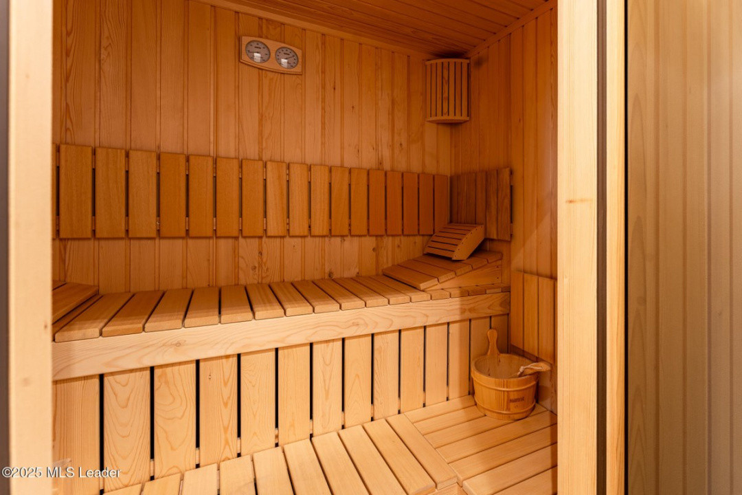 Casa TA de pe malul lacului Mogosoaia