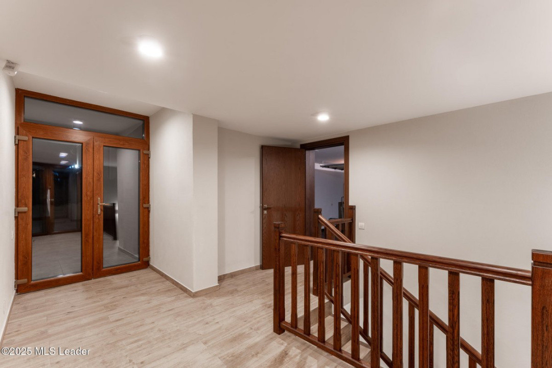 Casa TA de pe malul lacului Mogosoaia