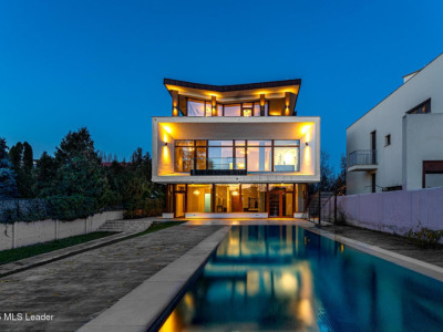 Casa TA de pe malul lacului Mogosoaia