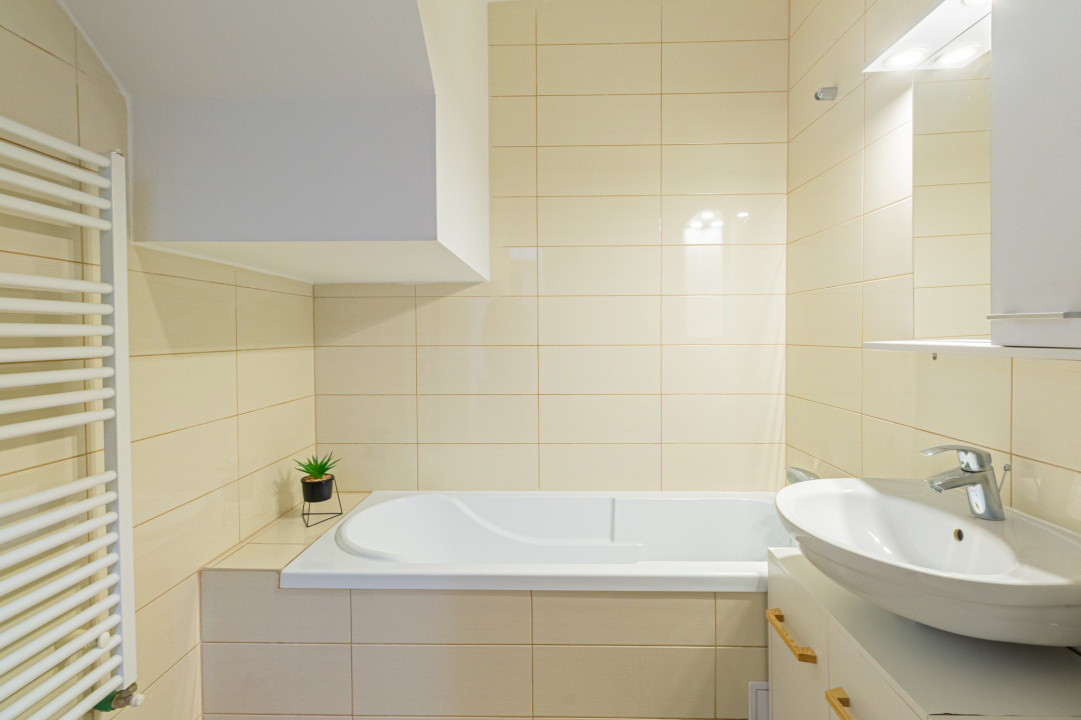 OCAZIE UNICĂ ÎN BRAȘOV | 3 camere pe doua etaje | loc de parcare și boxă