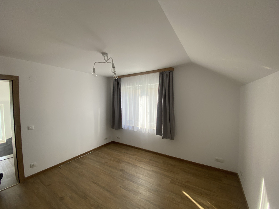 Casa 3 camere 2 bai de inchiriat moderna zona Tineretului Sibiu