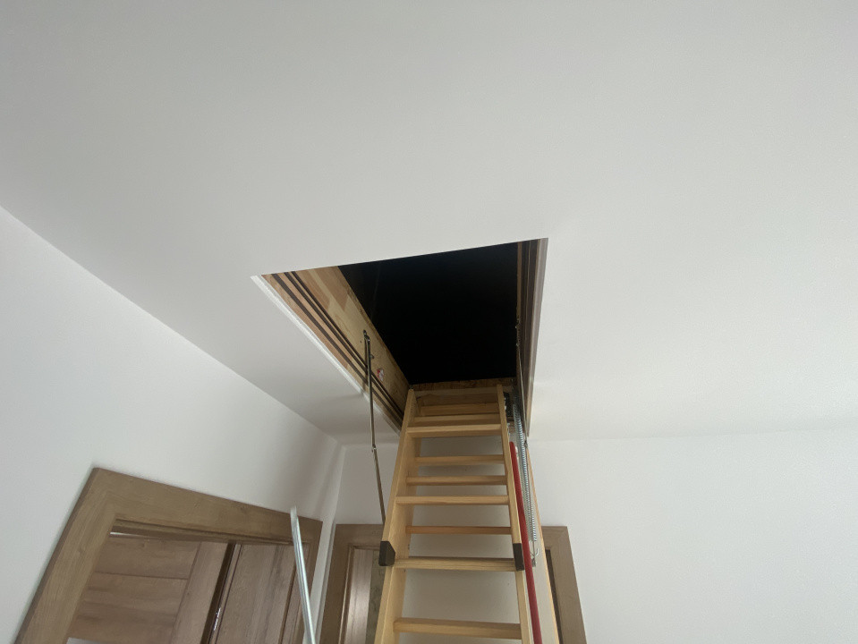 Casa 3 camere 2 bai de inchiriat moderna zona Tineretului Sibiu