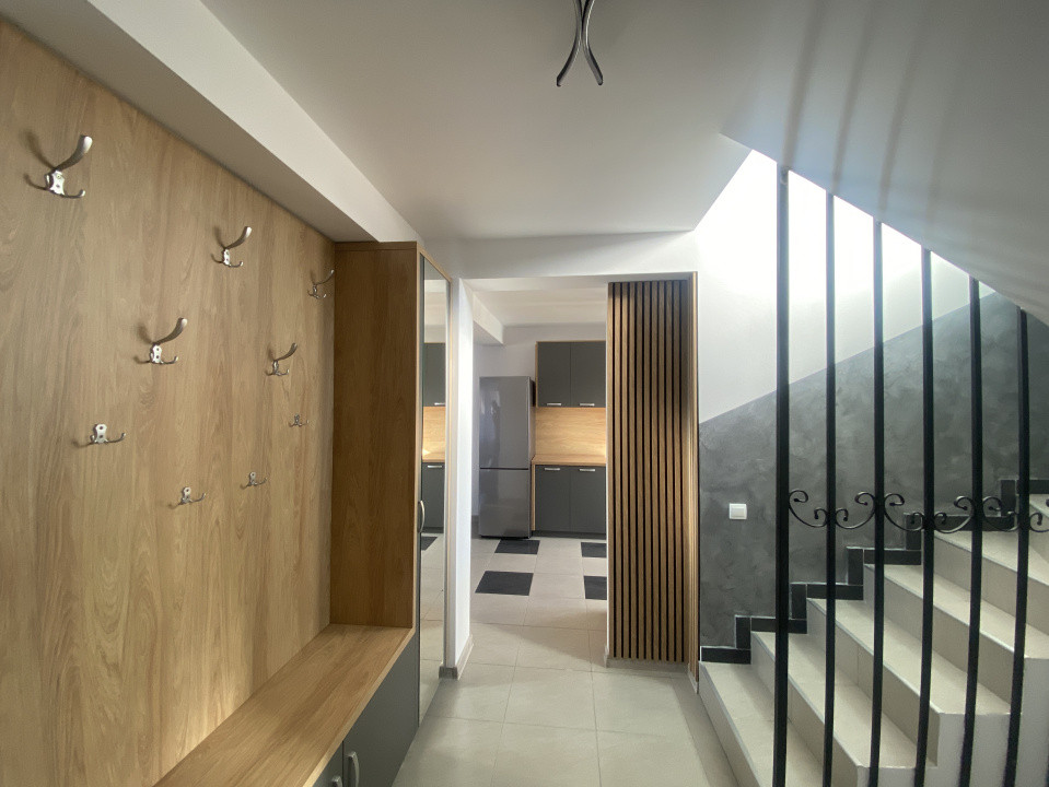 Casa 3 camere 2 bai de inchiriat moderna zona Tineretului Sibiu