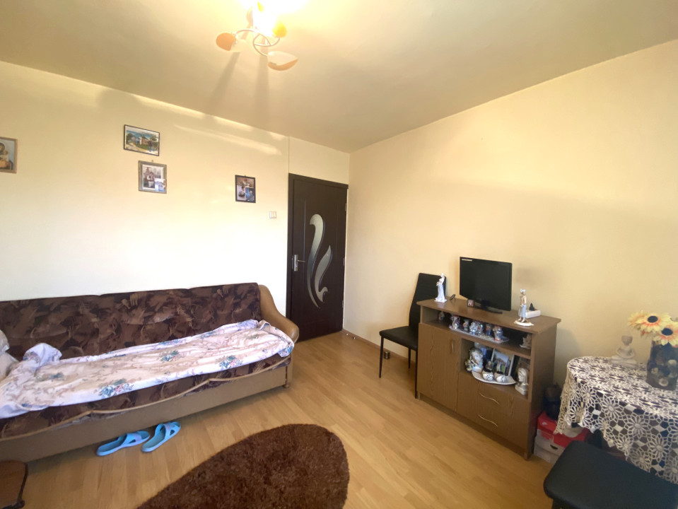 Apartament cu trei camere intr-o zona linistita a Cartierului Intre Lacuri