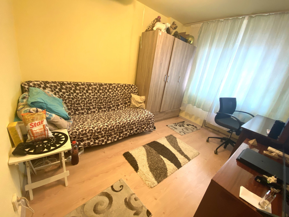 Apartament cu trei camere intr-o zona linistita a Cartierului Intre Lacuri