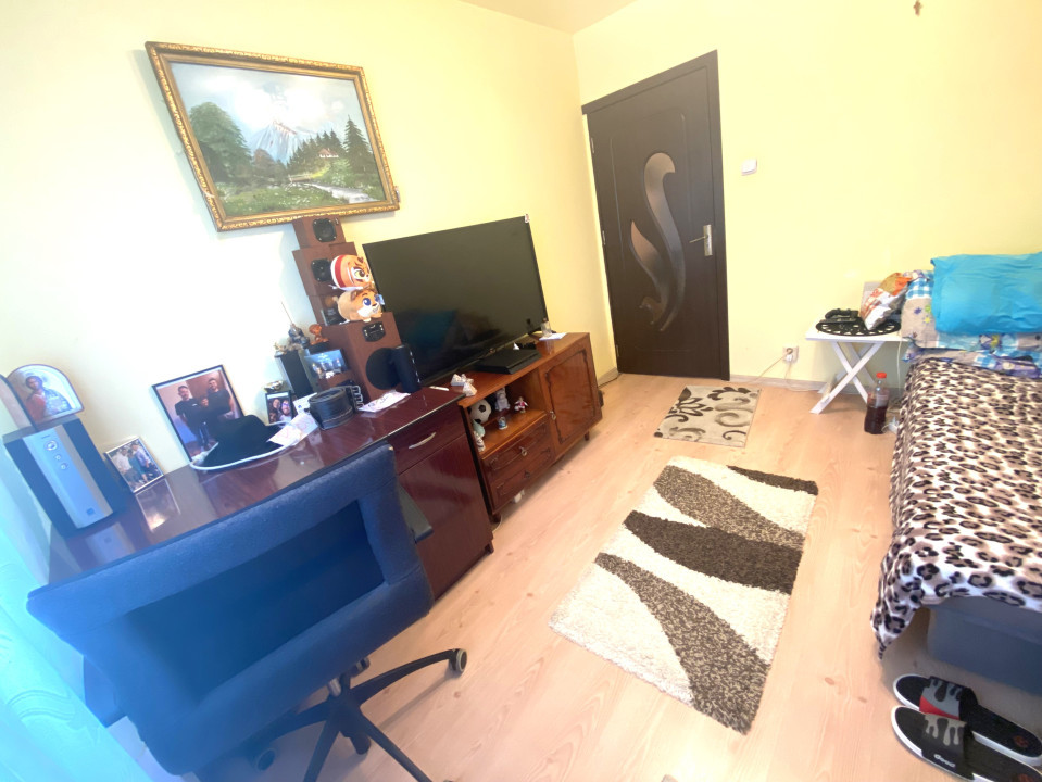 Apartament cu trei camere intr-o zona linistita a Cartierului Intre Lacuri