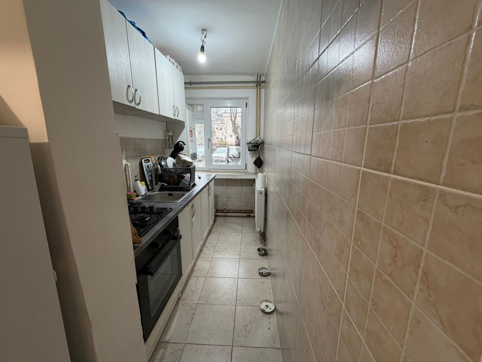 Apartament 3 Camere - Parter/ Craiovita-Orizont