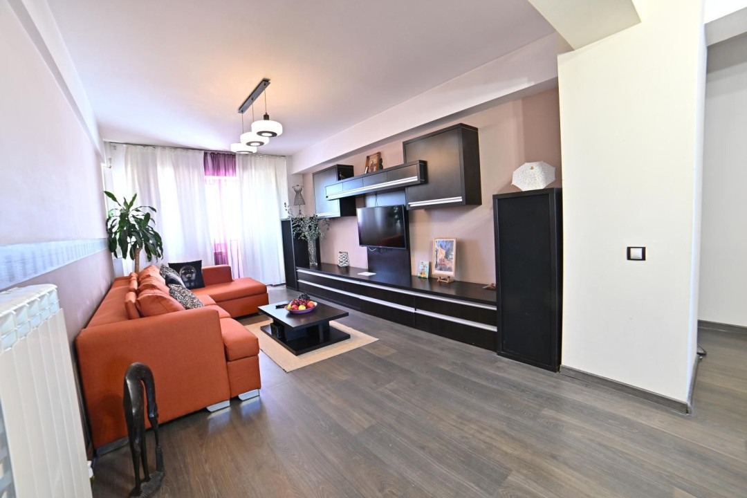 Apartament de Vanzare, Suprafata generoasa -  complet utilat/mobilat, Rovine