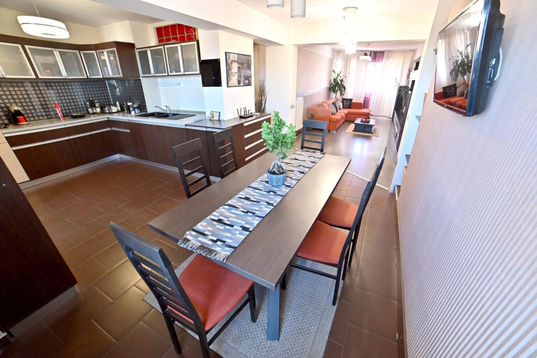 Apartament de Vanzare, Suprafata generoasa -  complet utilat/mobilat, Rovine