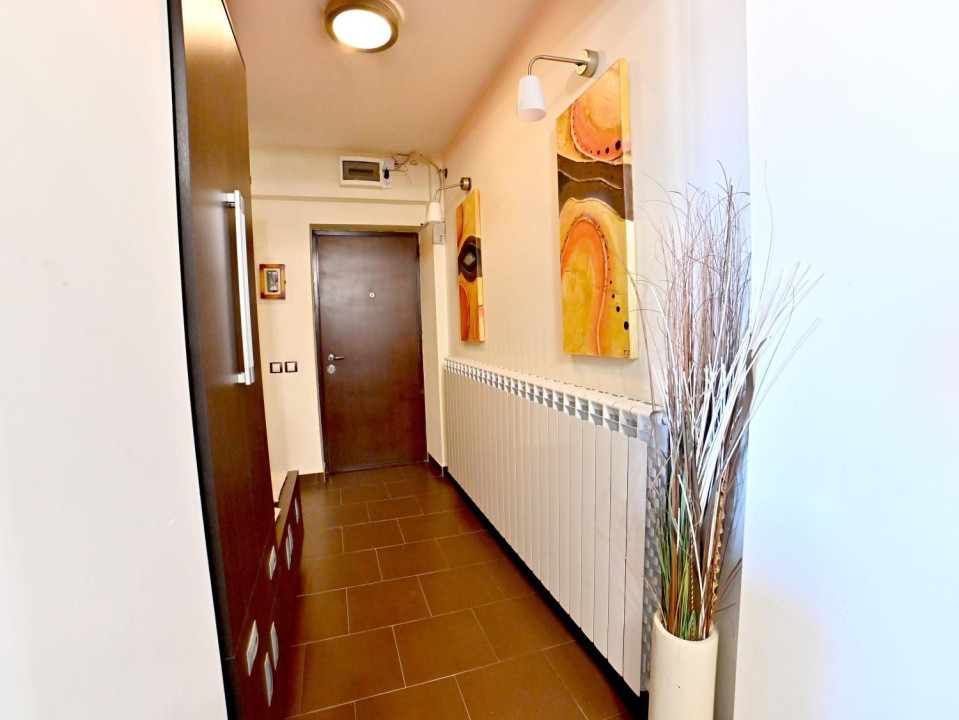 Apartament de Vanzare, Suprafata generoasa -  complet utilat/mobilat, Rovine