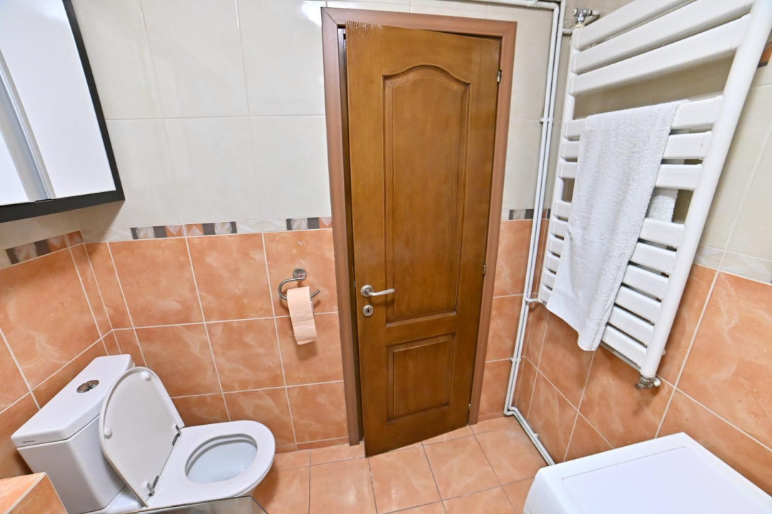 Apartament de Vanzare, Suprafata generoasa -  complet utilat/mobilat, Rovine