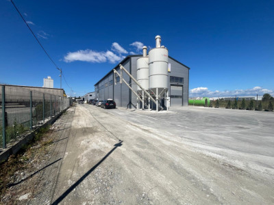 Hala industriala independenta energetic 600 mp judetul Sibiu