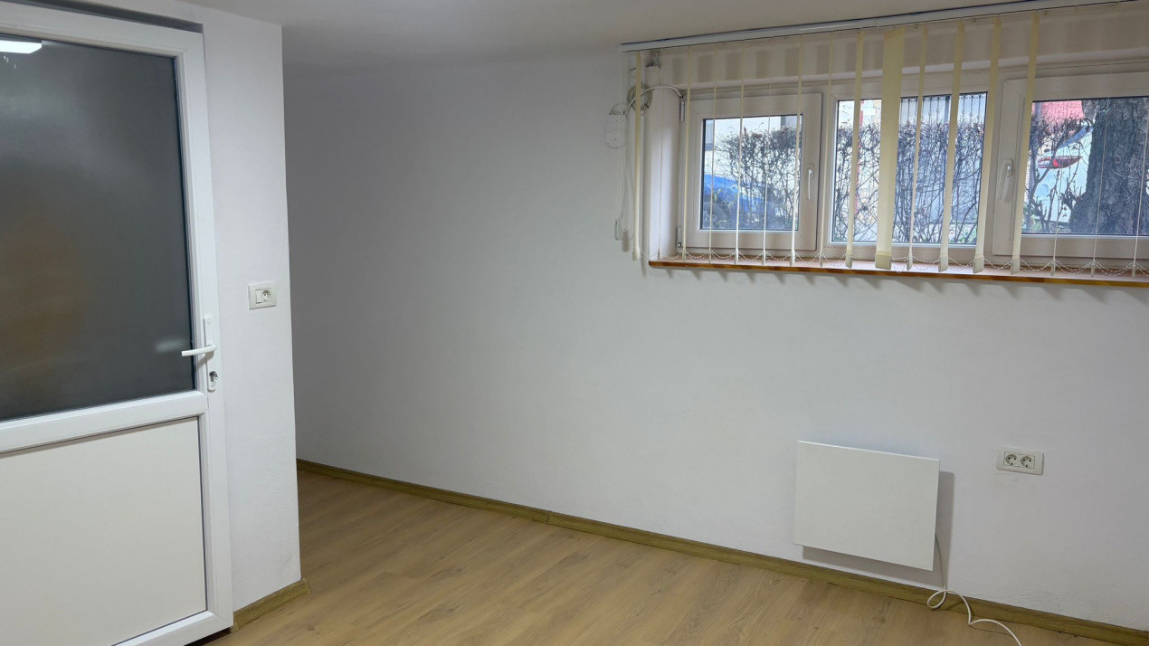 De inchiriat, apartament la casa, cu 3 camere, pretabil pentru afacere!