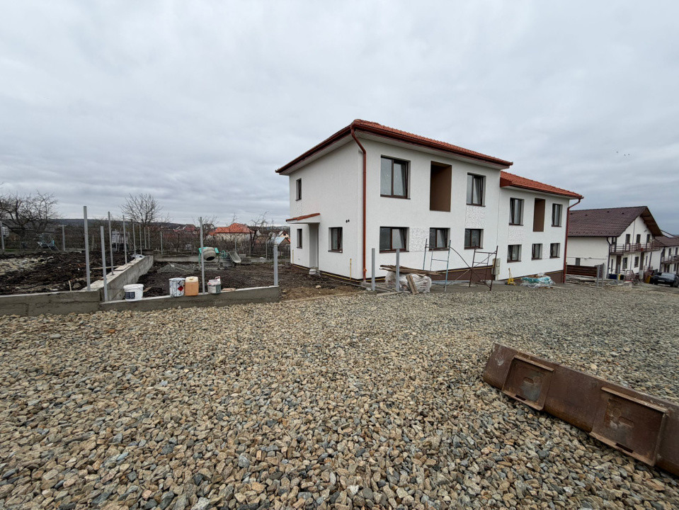 Casa 4 camere de vanzare 117 mpu teren liber 230mp Sibiu in Sura Mica