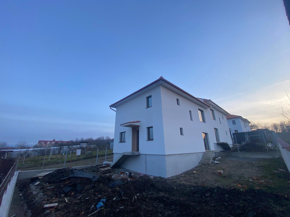 Casă 4 camere modernă construită corect în Kleine Residenz Sibiu