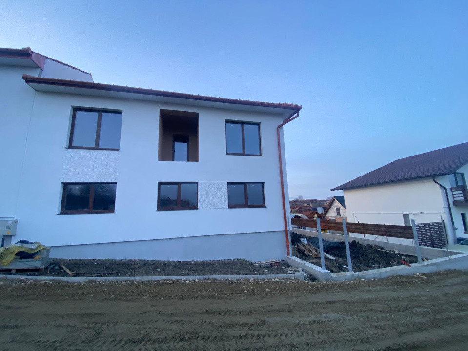 Casă 4 camere modernă construită corect în Kleine Residenz Sibiu