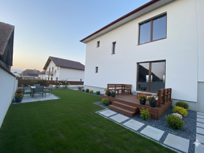 Casă 4 camere modernă construită corect în Kleine Residenz Sibiu