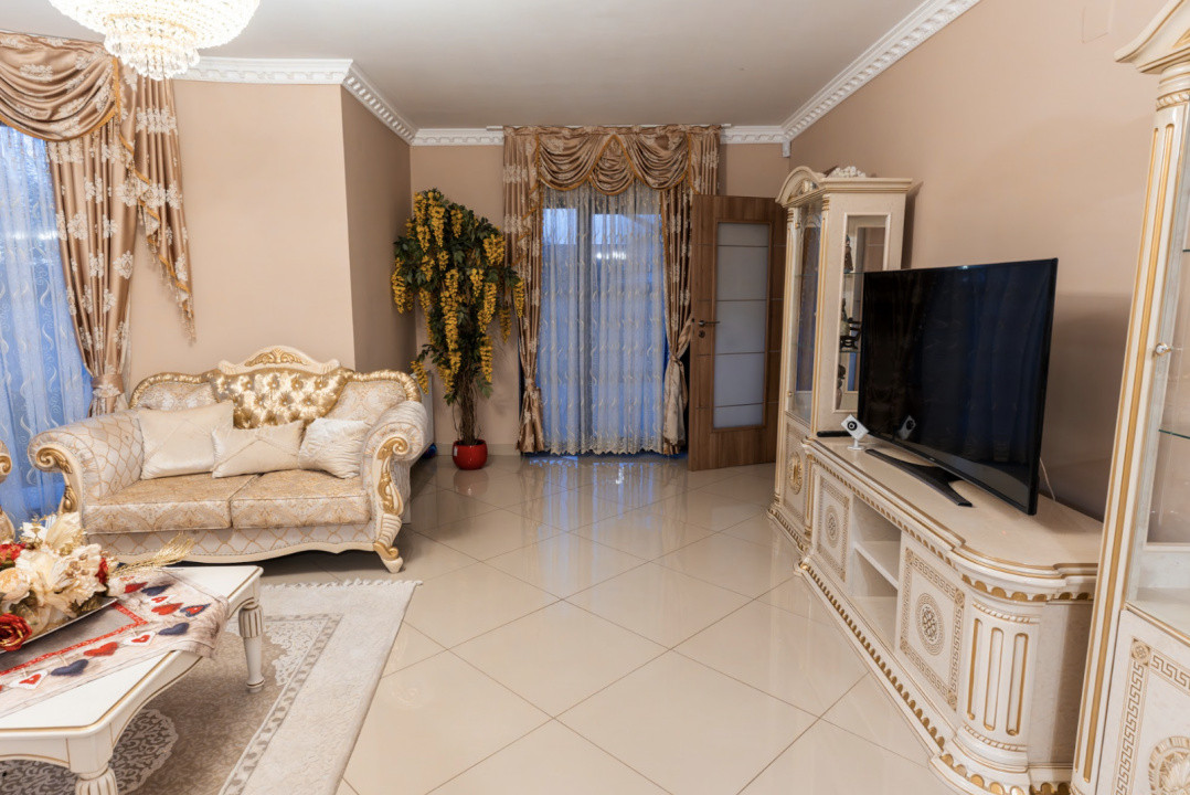 Casă modernă P + M în Cristești, 6 cam, construită de constructor local