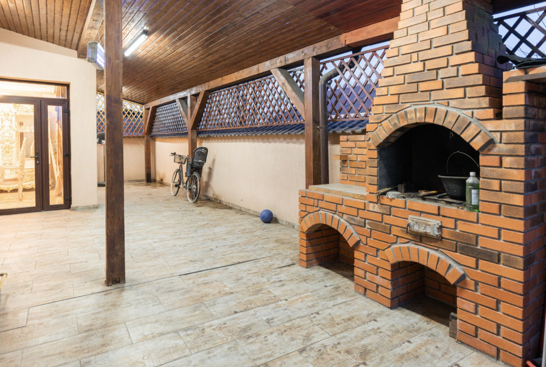 Casă modernă P + M în Cristești, 6 cam, construită de constructor local