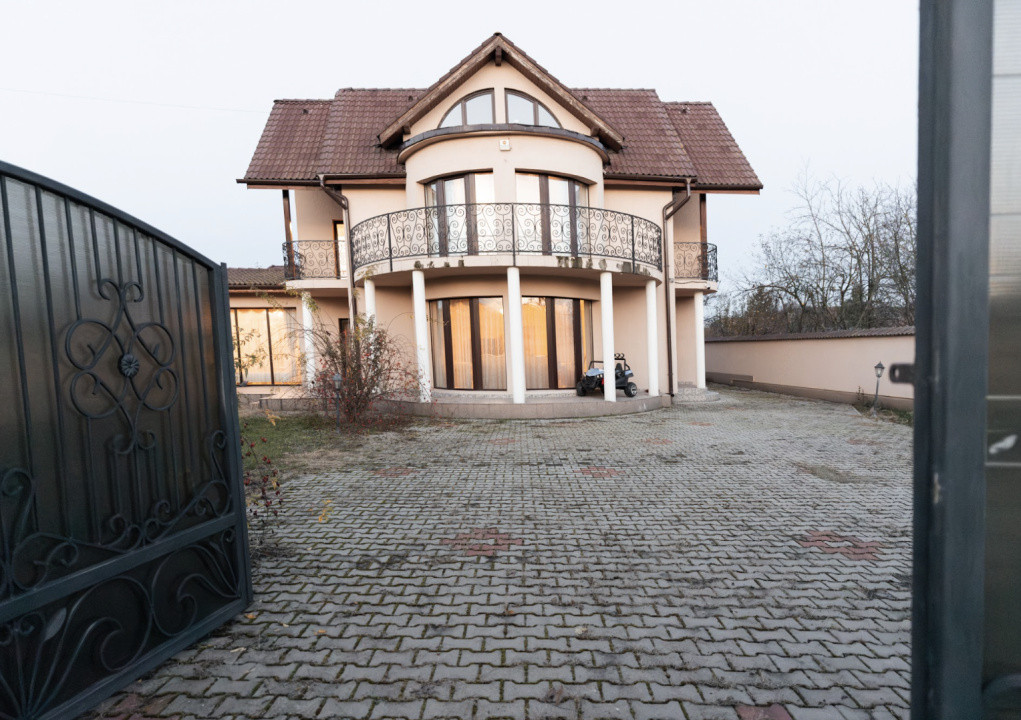 Casă modernă P + M în Cristești, 6 cam, construită de constructor local