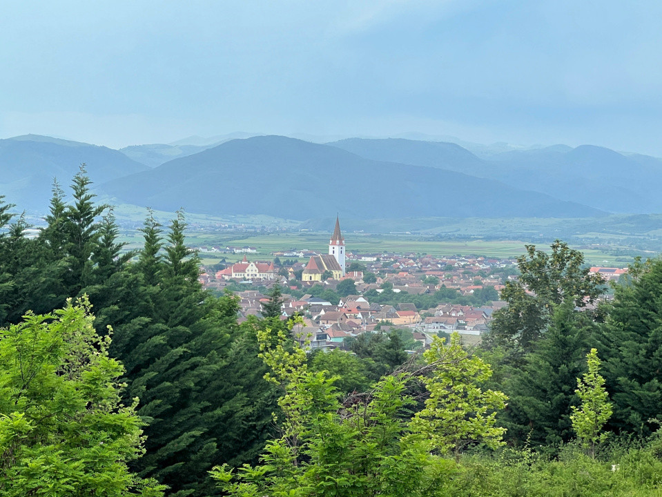 Apartament 3 camere, două băi, curte 110 mp-Natura la tine acasă! Cristian-SiBiU