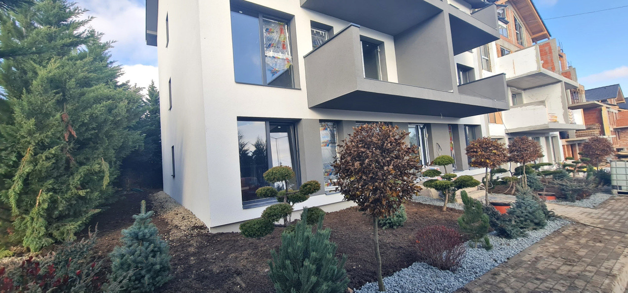 Apartament 3 camere, două băi, curte 110 mp-Natura la tine acasă! Cristian-SiBiU