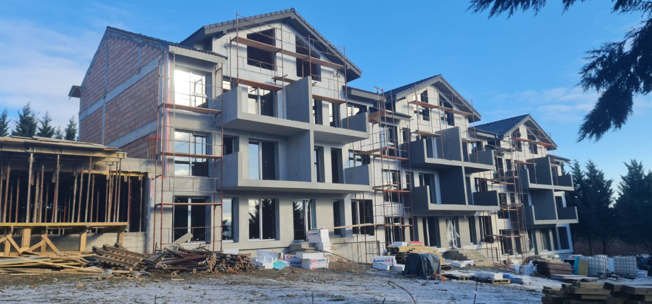 Apartament 3 camere, două băi, curte 110 mp-Natura la tine acasă! Cristian-SiBiU