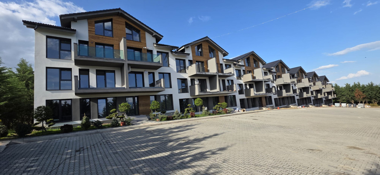 Apartament 3 camere, două băi, curte 50 mp -Natura la tine acasă! Cristian-SiBiU