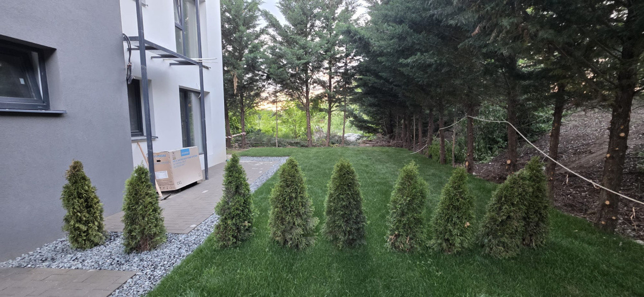 Apartament 3 camere, două băi, curte 50 mp -Natura la tine acasă! Cristian-SiBiU