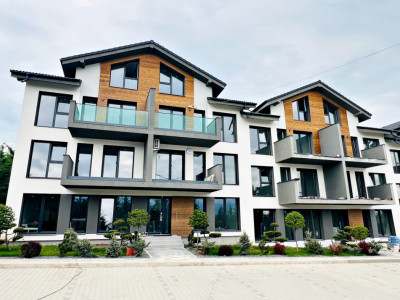 Apartament 3 camere, două băi, curte 50 mp -Natura la tine acasă! Cristian-SiBiU