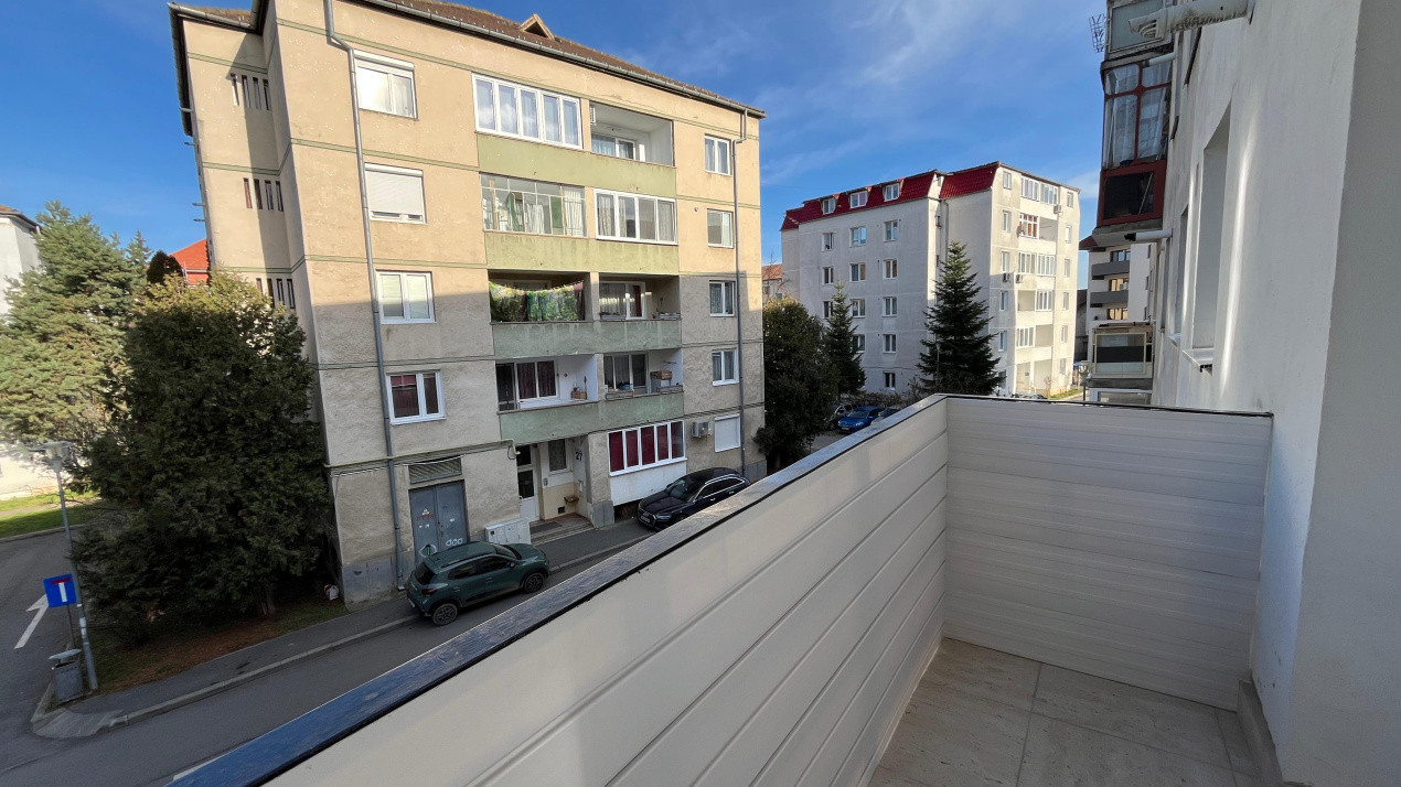 Apartament decomandat, 2 camere, decomandat zona Calea Dumbravii