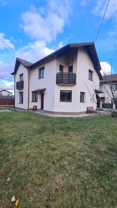 Casa individuala cu gradina si garaj, Cristian