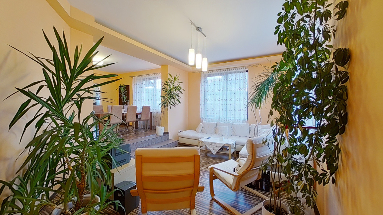 Casa individuala cu gradina si garaj, Cristian