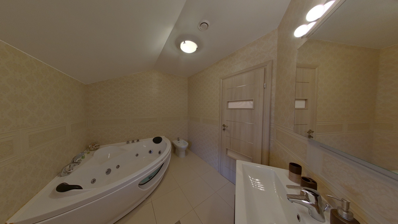 Casa individuala cu gradina si garaj, Cristian