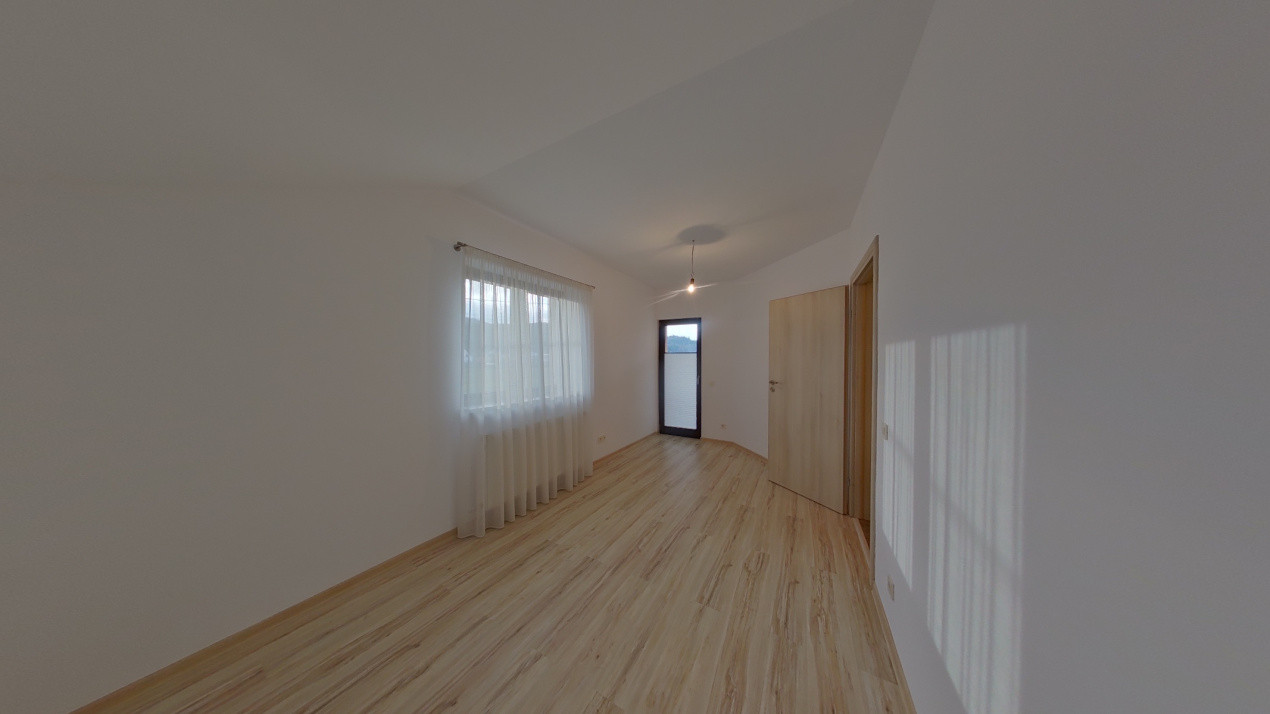 Casa individuala cu gradina si garaj, Cristian