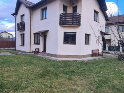 Casa individuala cu gradina si garaj, Cristian