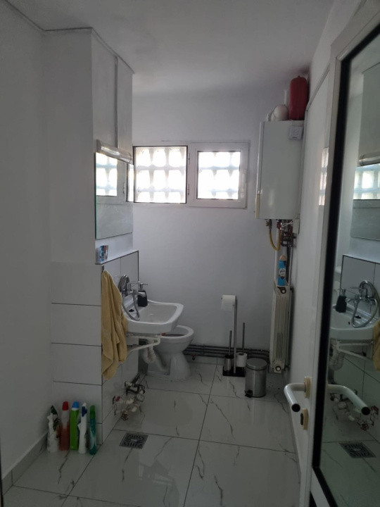 Spatiu comercial la bulevard, cu vad intens, Podu Ros, liber!