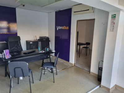 Spatiu comercial la bulevard, cu vad intens, Podu Ros, liber!