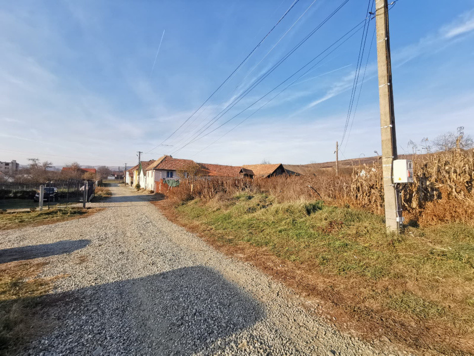 Teren intravilan, loc de casa 1152mp, utiltati, acces 2 drumuri, jud. Sibiu