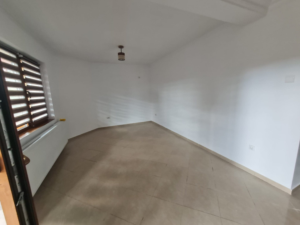 Etaj de vila, spatiu comercial sau de birouri, pentru cabinete, magazine etc 